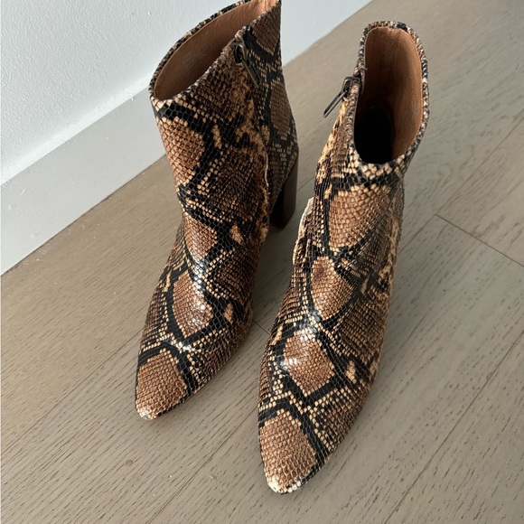 Madewell The Fiona Boot in Snake Embossed Leather - Picture 7 of 13